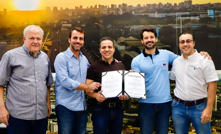Secretaria de Agricultura de SP e prefeitura de Araçatuba firmam convênios para apoio ao setor agrícola e infraestrutura rural
