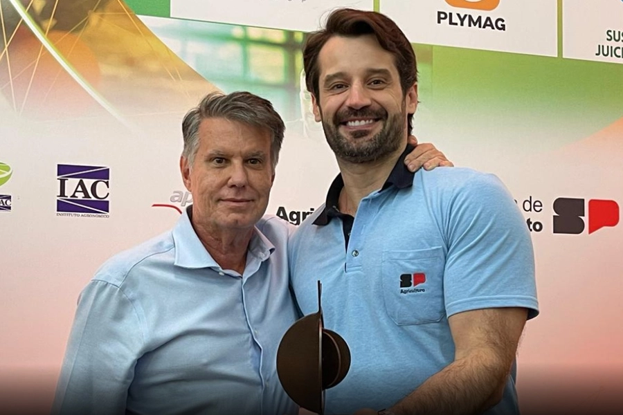Citricultores homenageiam o secretário Guilherme Piai na abertura da Expocitros 2025