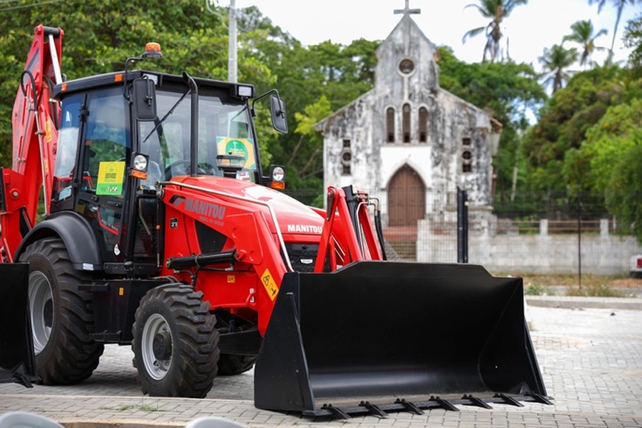 Mapa entrega 22 máquinas agrícolas em Alagoas