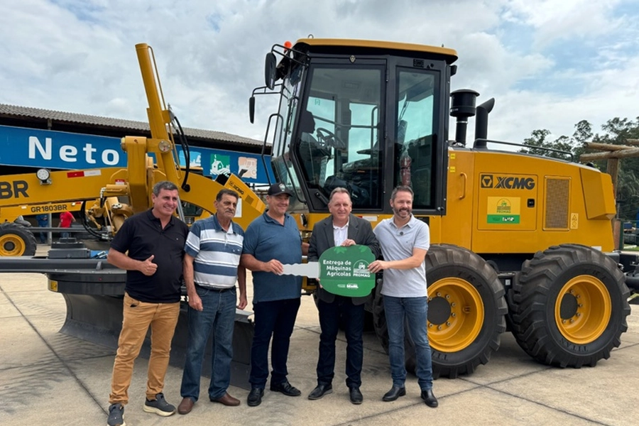 Mapa entrega mais oito maquinários do Promaq para prefeituras paulistas