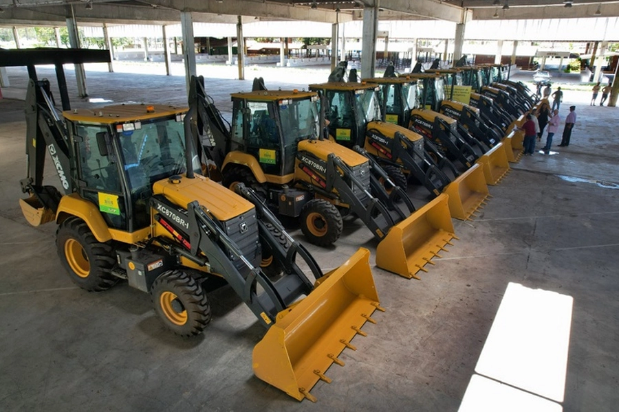 Mapa entrega máquinas agrícolas a municípios baianos para fortalecer a produção rural