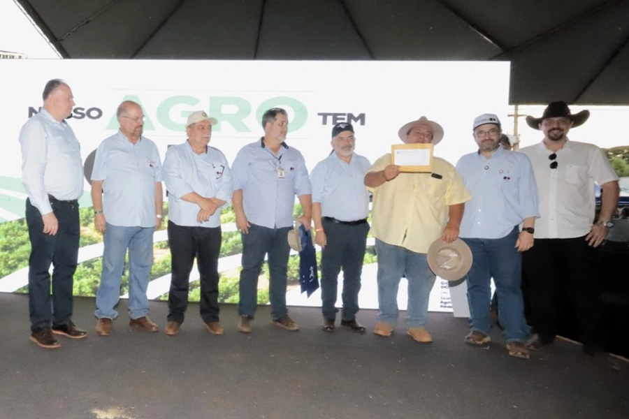 Agrishow 2026: Secretaria de Agricultura entrega primeiro rebanho de búfalo genotipado do Brasil para pecuarista
