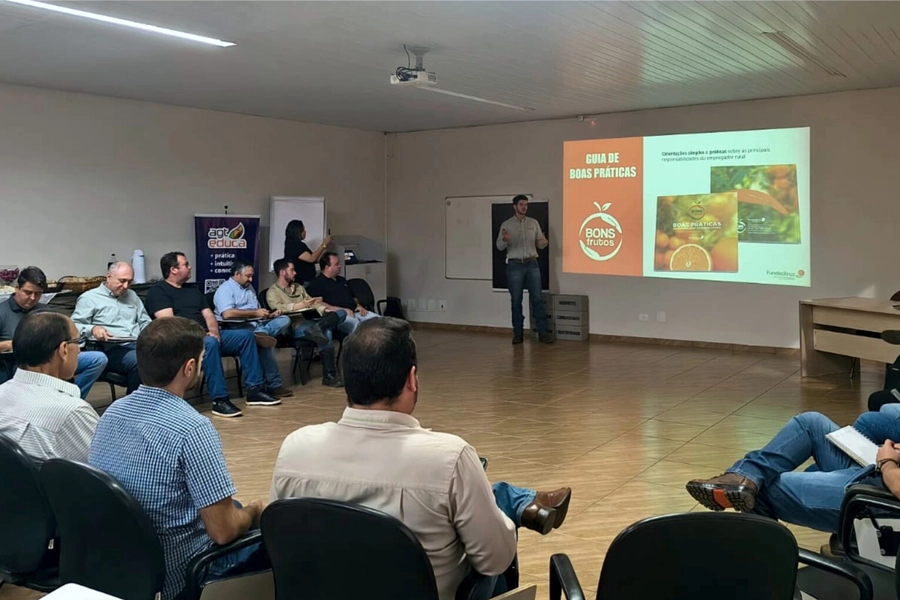 Fundecitrus realiza reunião com produtores da região de Santa Cruz do Rio Pardo (SP)