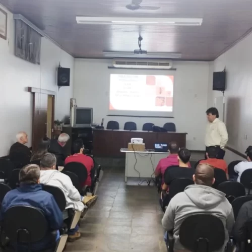 Citricultores de Urupês (SP) participam de palestra sobre pragas da citricultura
