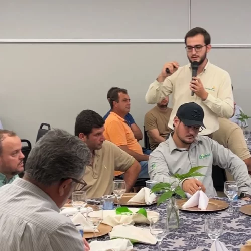 Citros em Foco reúne 60 citricultores em São José do Rio Preto (SP)