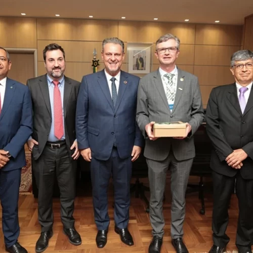 Em bilateral com Equador, ministro Fávaro destaca parceria comercial e cooperação técnica