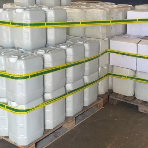 Mapa apreende mais de 5 mil litros de fertilizantes irregulares no interior de São Paulo