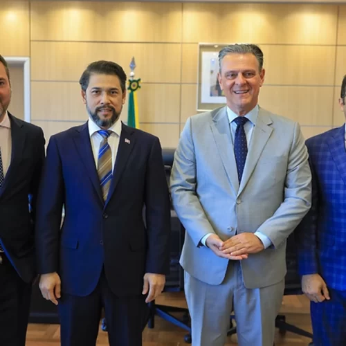 Ministro Fávaro recebe embaixador da República Dominicana para tratar de comércio e cooperação agropecuária