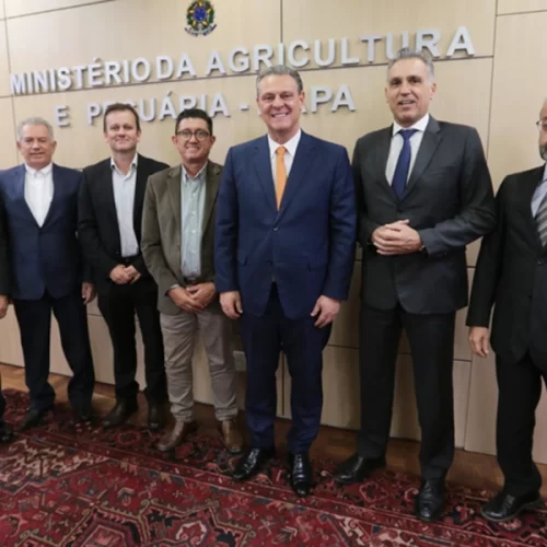 Fávaro recebe representantes do setor da borracha