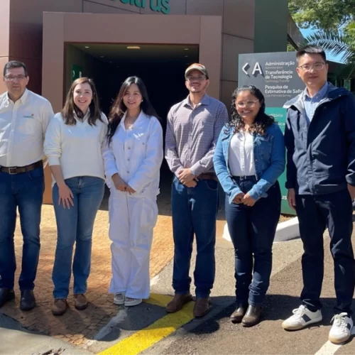 Tecnologia de aplicação é tema de encontro entre Fundecitrus e pesquisadores chineses