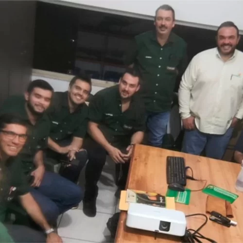 Fundecitrus realiza treinamento para técnicos da Agromec Agrícola de Votuporanga (SP)