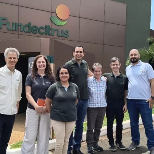 Fundecitrus recebe pesquisadora da Universidade de Durham para avanços em estudos com peptídeos