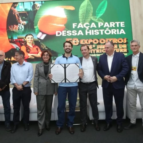 Governo de SP lança edital de contratação para ampliar combate ao Greening
