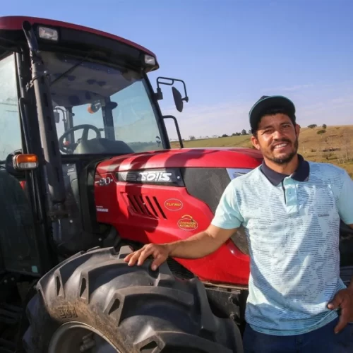 Governo de SP chega à marca de mil tratores adquiridos para agricultura familiar