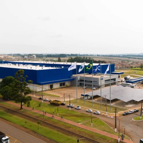 FGV: JBS é a empresa brasileira que mais paga salários e mais distribui riqueza a fornecedores