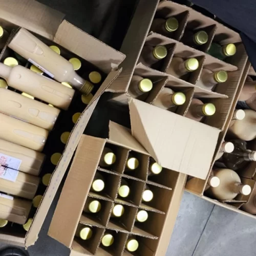 Mapa apreende bebidas alcoólicas irregulares em feira de Curitiba