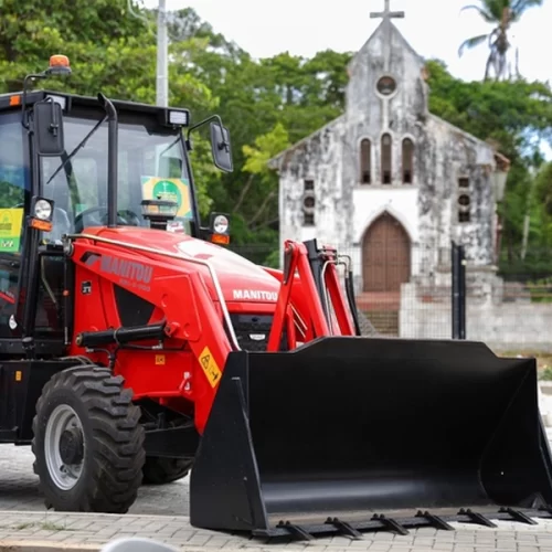 Mapa entrega 22 máquinas agrícolas em Alagoas