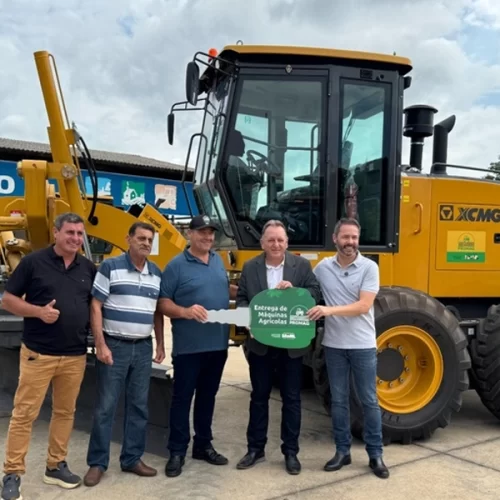 Mapa entrega mais oito maquinários do Promaq para prefeituras paulistas