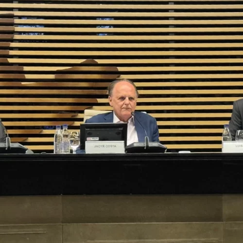 Na Fiesp, Mapa debate medidas em andamento para minimizar tarifaço