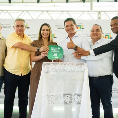 Mapa realiza entrega de máquinas agrícolas para municípios maranhenses