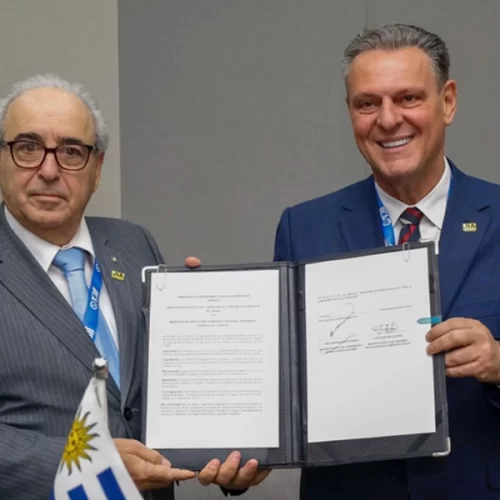 Ministro Carlos Fávaro assina memorando de entendimento com o Uruguai para cooperação em bioinsumos