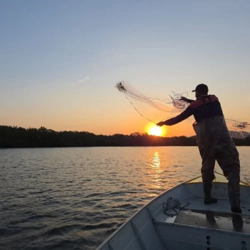 Novo e-book do Instituto de Pesca revela retratos da pesca artesanal na Baixada Santista