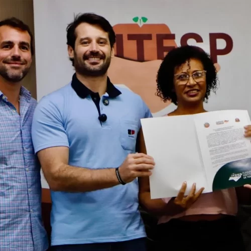 Secretaria de Agricultura entrega mais de 100 títulos de regularização fundiária em Brejo Alegre